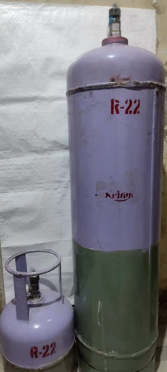 Refron R-22 refrigerant cylinders, large and small formats, stocked by Shree Suswani Refrigeration in Secunderabad