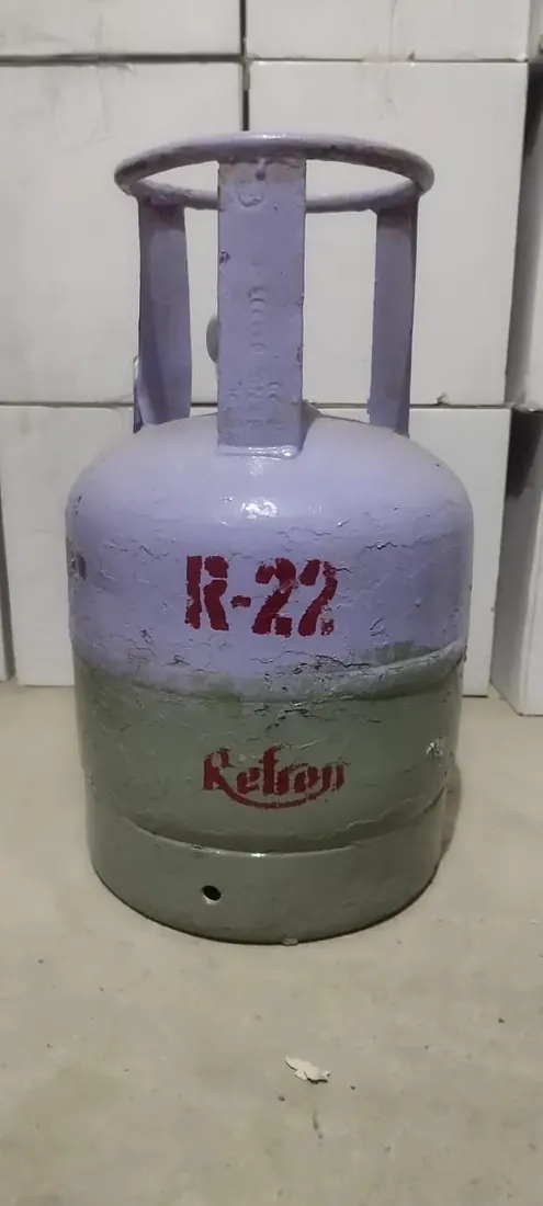 Refron R-22 refrigerant cylinder, smaller format, stocked by Shree Suswani Refrigeration in Secunderabad