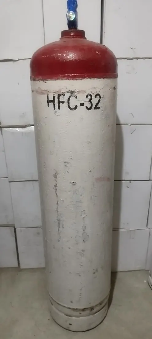 Stallion R-32 refrigerant cylinder, large format, with brand marking